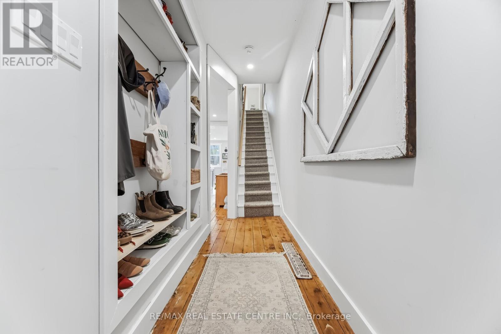 34 Zina Street, Orangeville, Ontario  L9W 1E1 - Photo 6 - W12994224