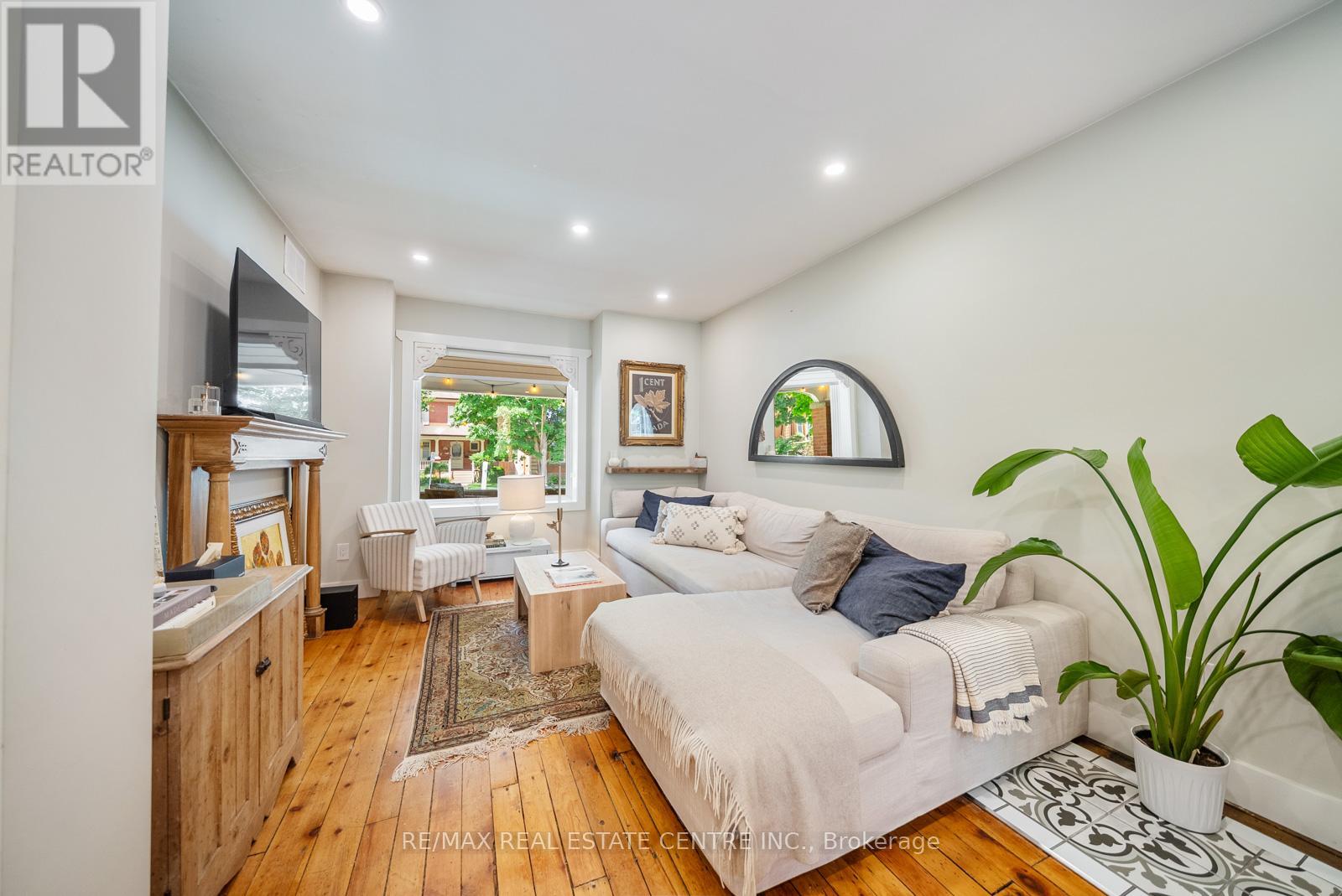 34 Zina Street, Orangeville, Ontario  L9W 1E1 - Photo 9 - W12994224