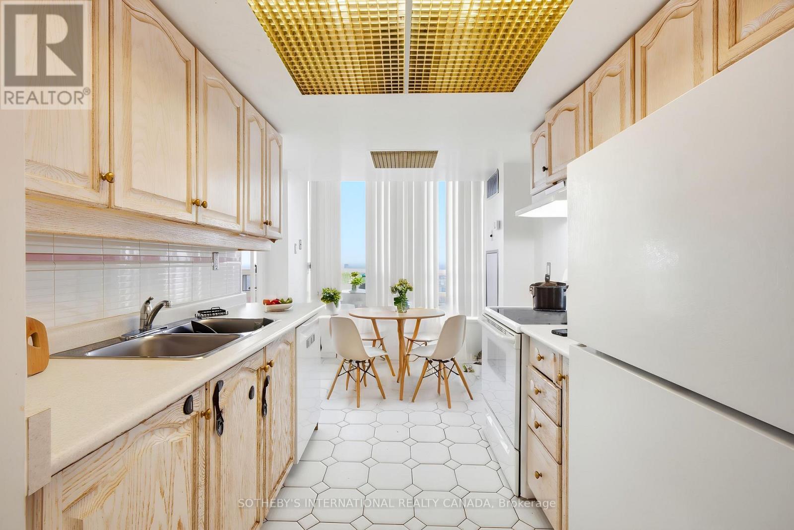 1202 - 75 King Street E, Mississauga, Ontario  L5A 4G5 - Photo 22 - W12994230