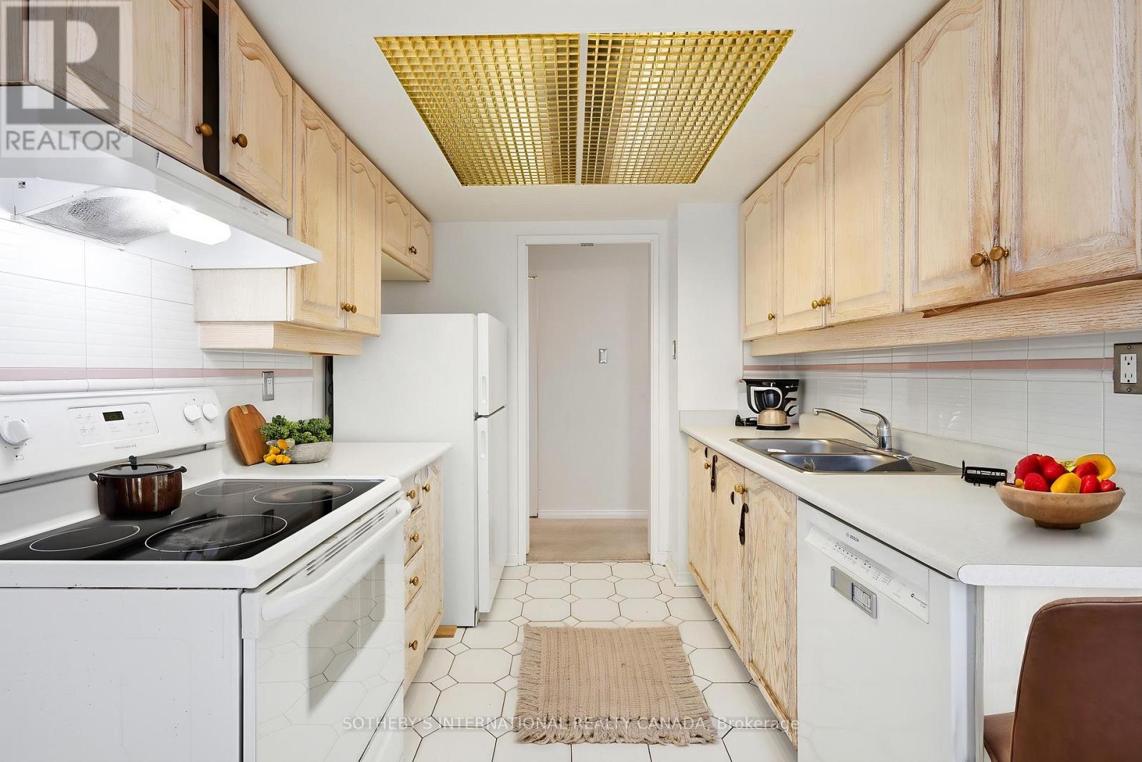 1202 - 75 King Street E, Mississauga, Ontario  L5A 4G5 - Photo 23 - W12994230