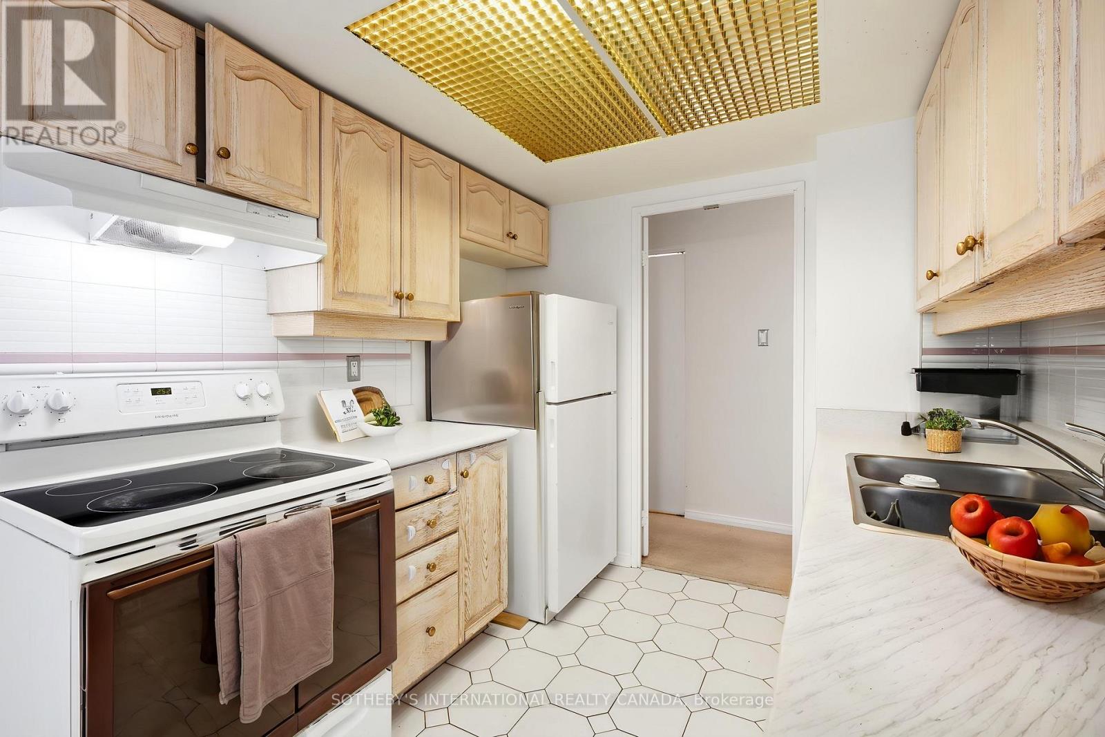 1202 - 75 King Street E, Mississauga, Ontario  L5A 4G5 - Photo 24 - W12994230