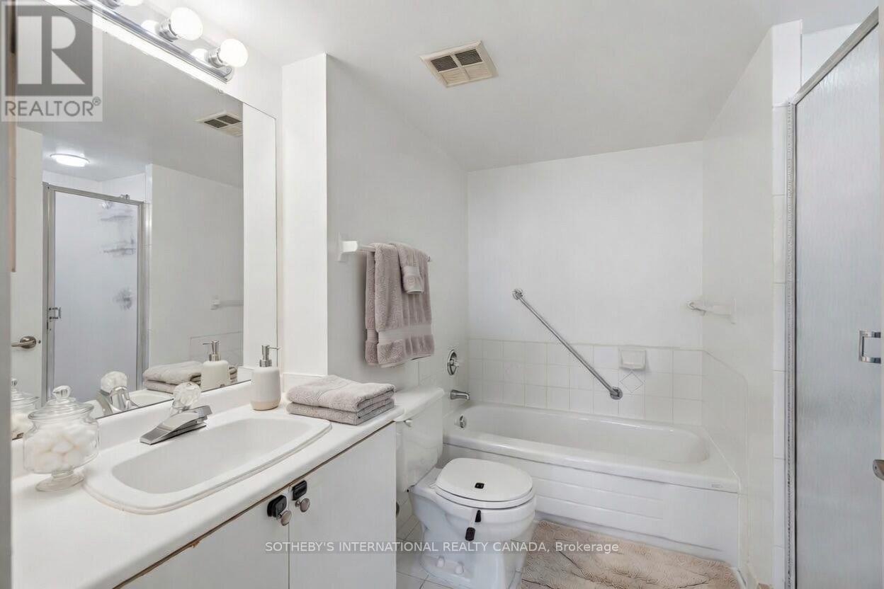 1709 - 75 King Street E, Mississauga, Ontario  L5A 4G5 - Photo 5 - W12994236