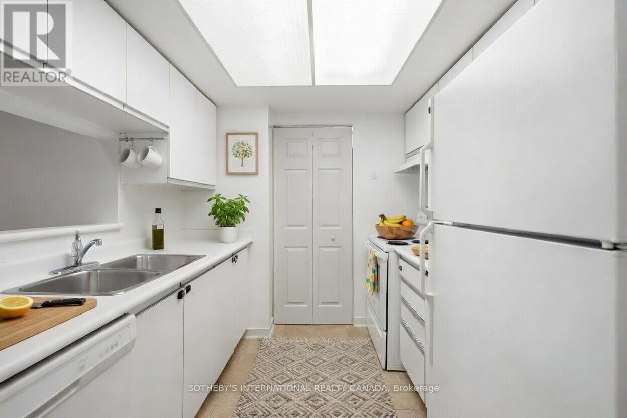 1709 - 75 King Street E, Mississauga, Ontario  L5A 4G5 - Photo 7 - W12994236