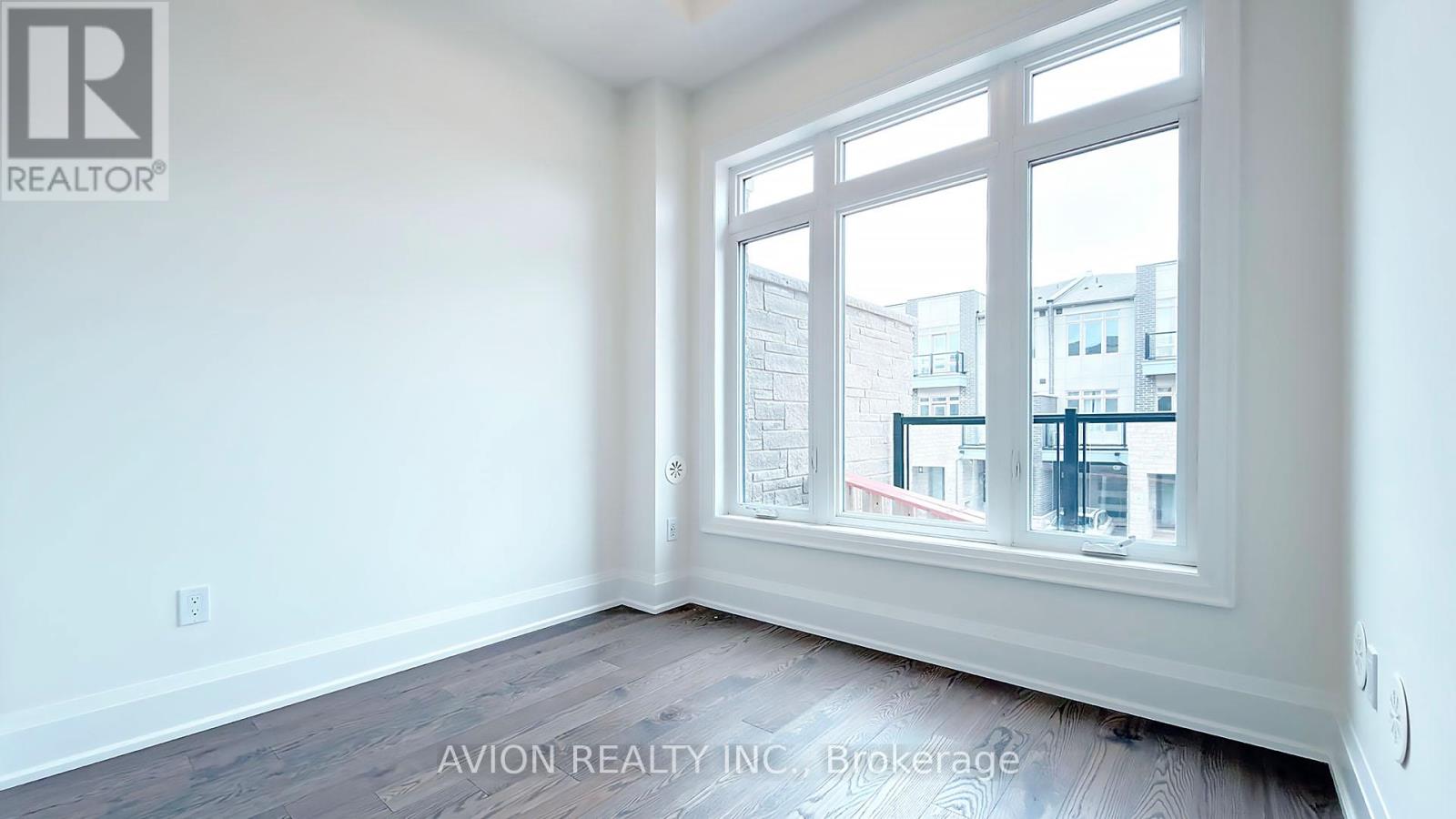 3327 Azam Way, Oakville, Ontario  L6M 5S3 - Photo 10 - W12994260