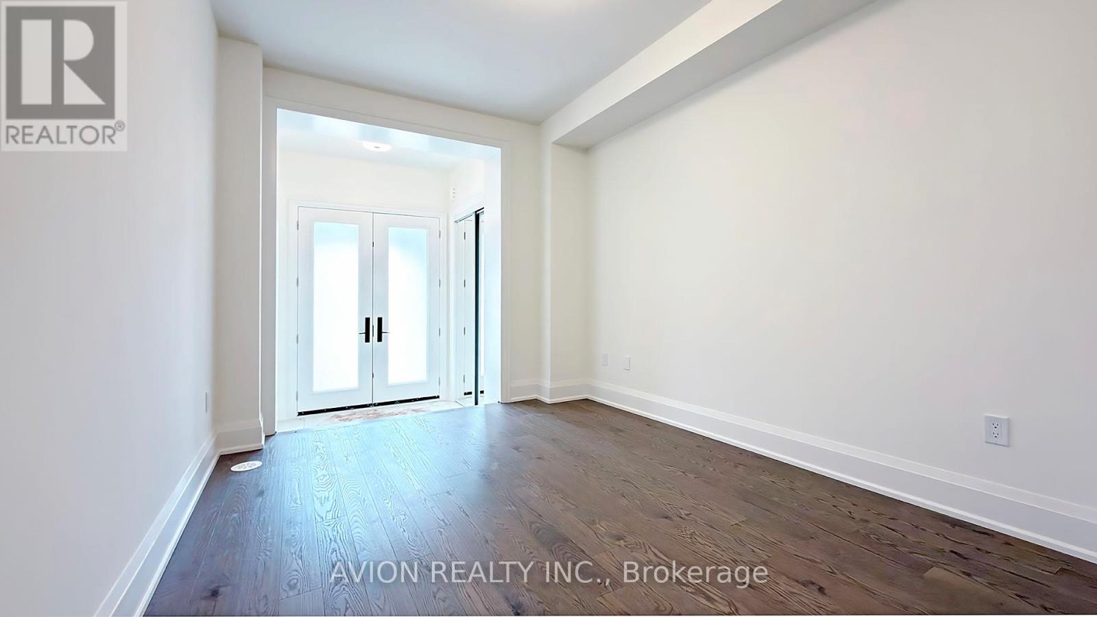 3327 Azam Way, Oakville, Ontario  L6M 5S3 - Photo 3 - W12994260