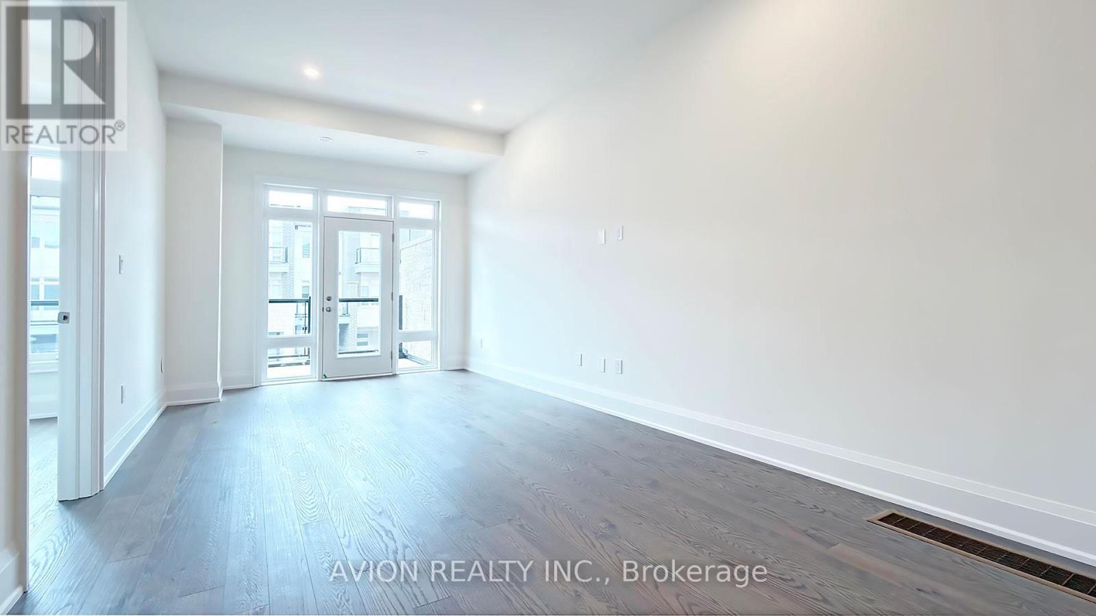 3327 Azam Way, Oakville, Ontario  L6M 5S3 - Photo 5 - W12994260