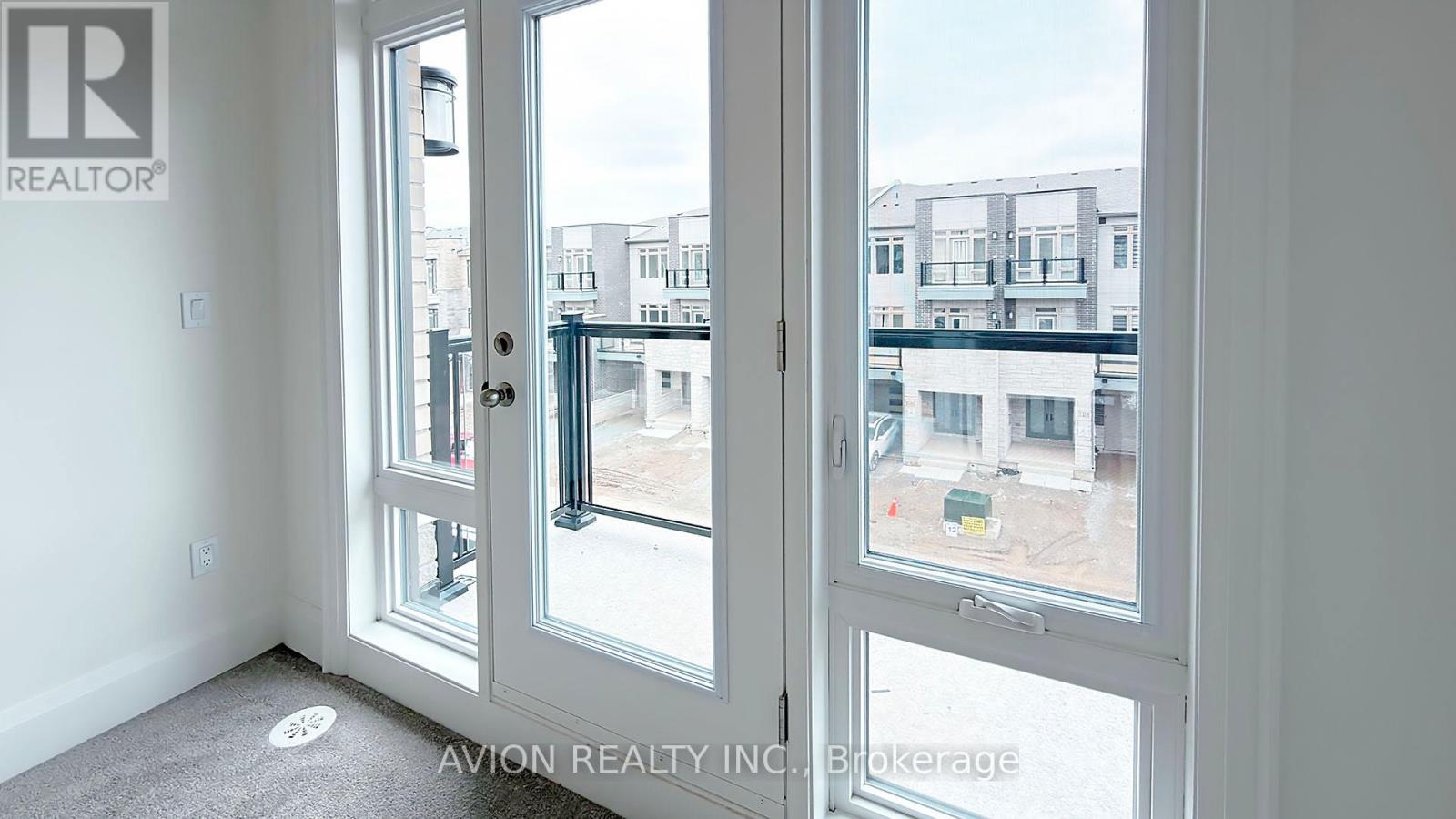 3327 Azam Way, Oakville, Ontario  L6M 5S3 - Photo 6 - W12994260