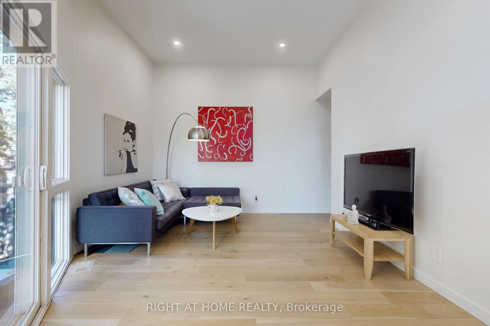 6 - 400 Bloor Street, Mississauga, Ontario  L5A 3M8 - Photo 4 - W12994282