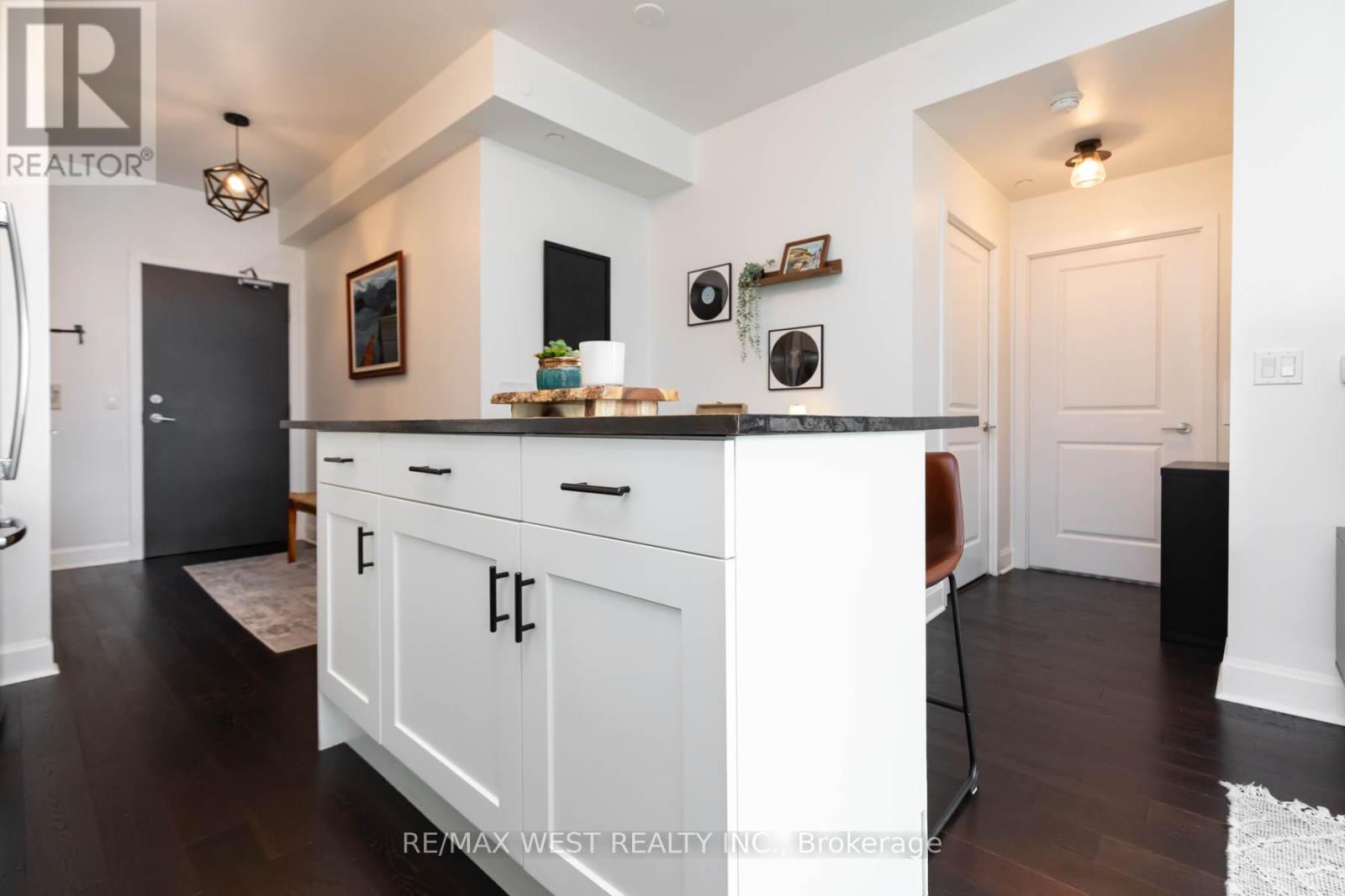 802 - 33 Shore Breeze Drive, Toronto, Ontario  M8V 1A1 - Photo 11 - W12994296