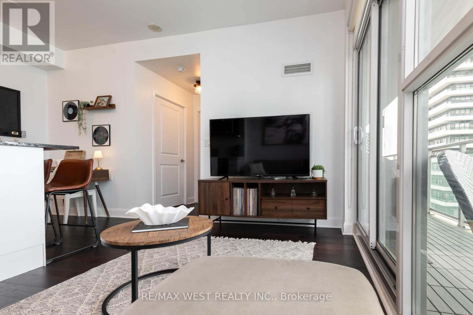 802 - 33 Shore Breeze Drive, Toronto, Ontario  M8V 1A1 - Photo 9 - W12994296