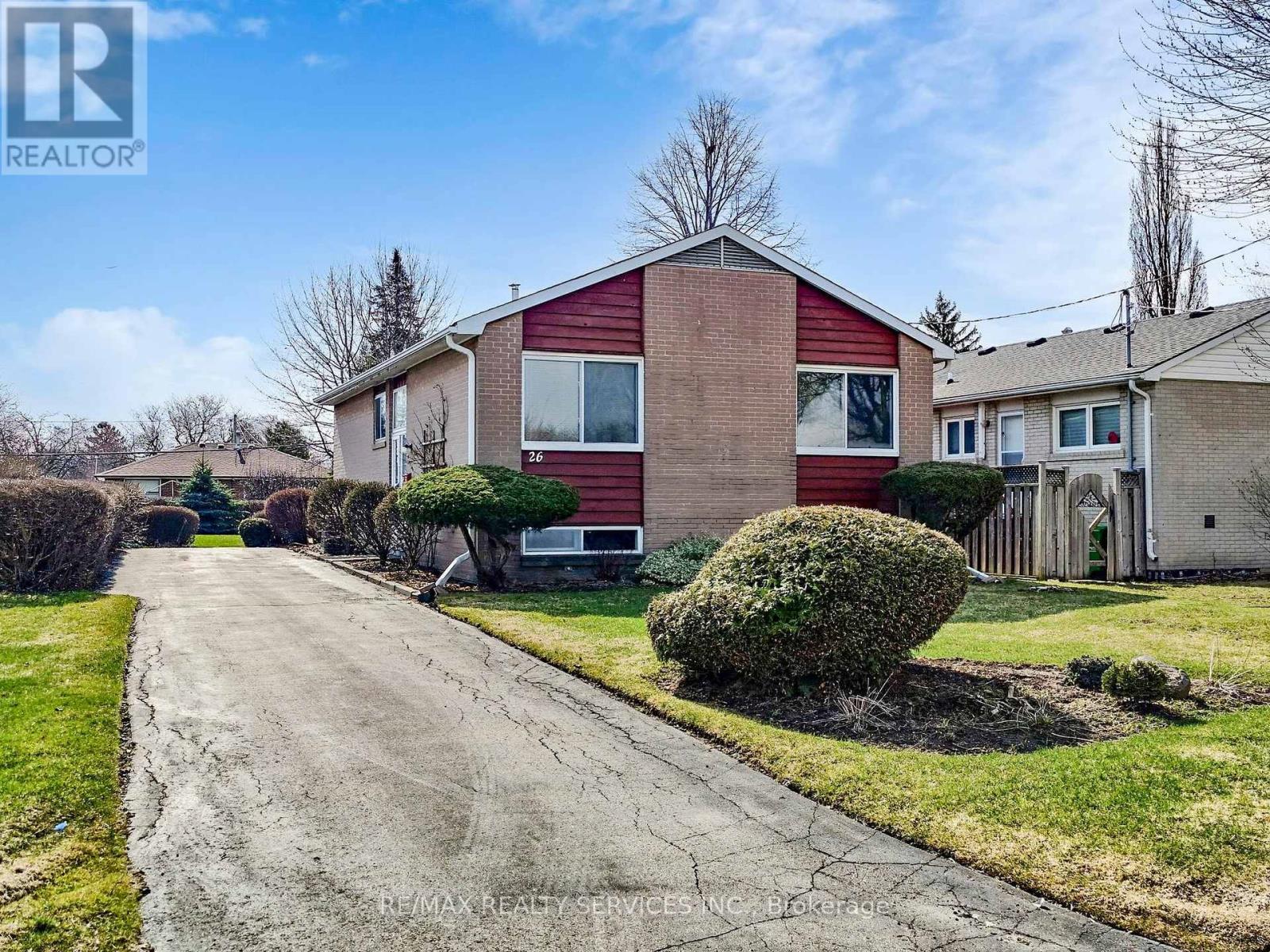 26 CARLYLE CRESCENT, Brampton, Ontario