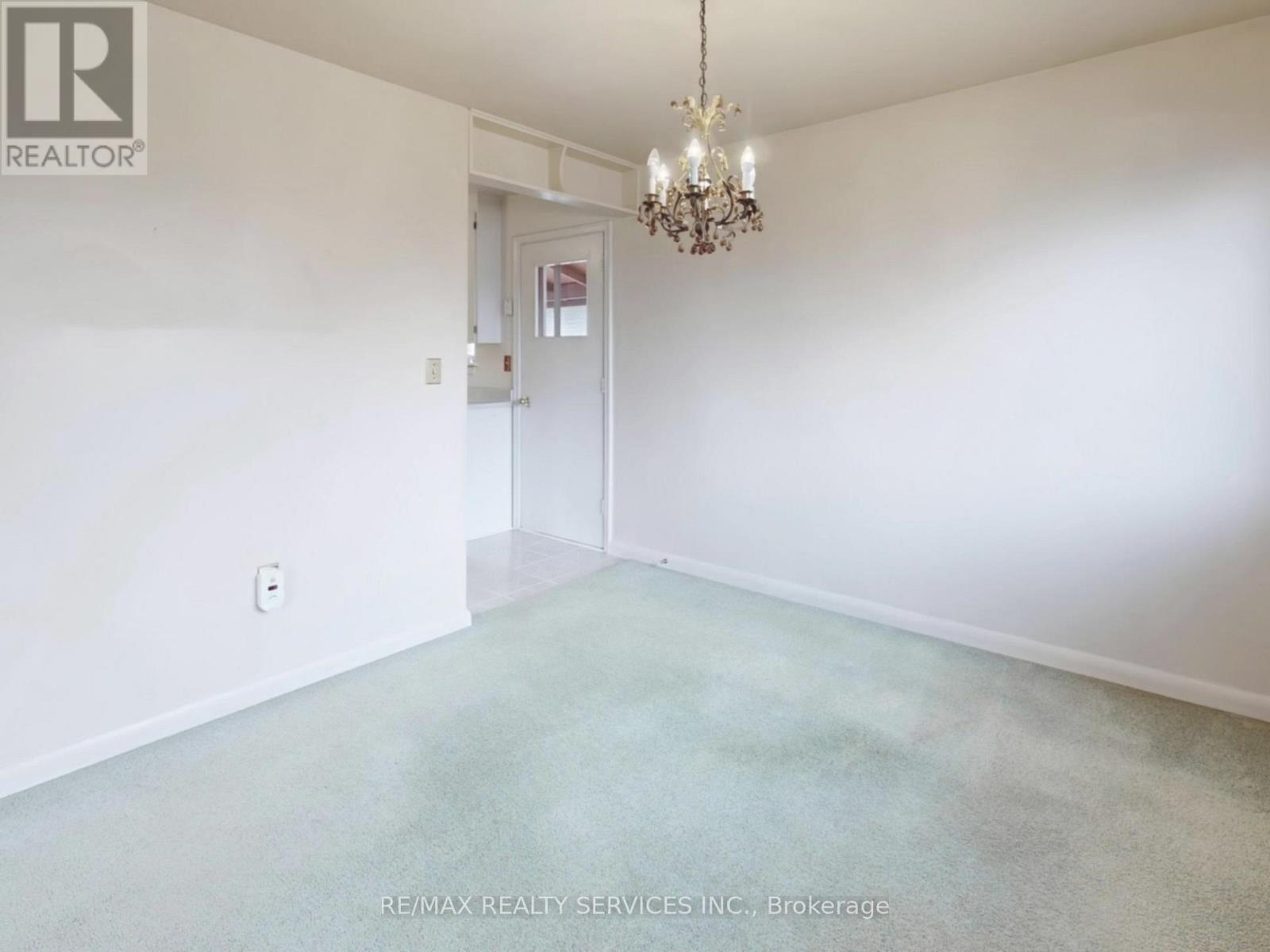 26 Carlyle Crescent, Brampton, Ontario  L6W 2Z1 - Photo 11 - W12994318