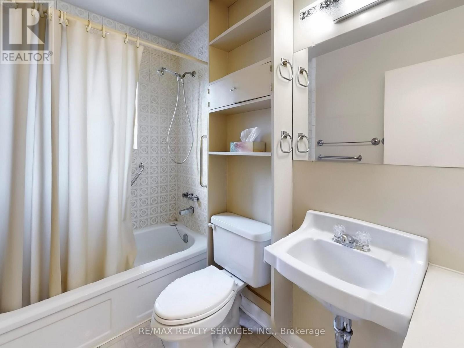 26 Carlyle Crescent, Brampton, Ontario  L6W 2Z1 - Photo 32 - W12994318