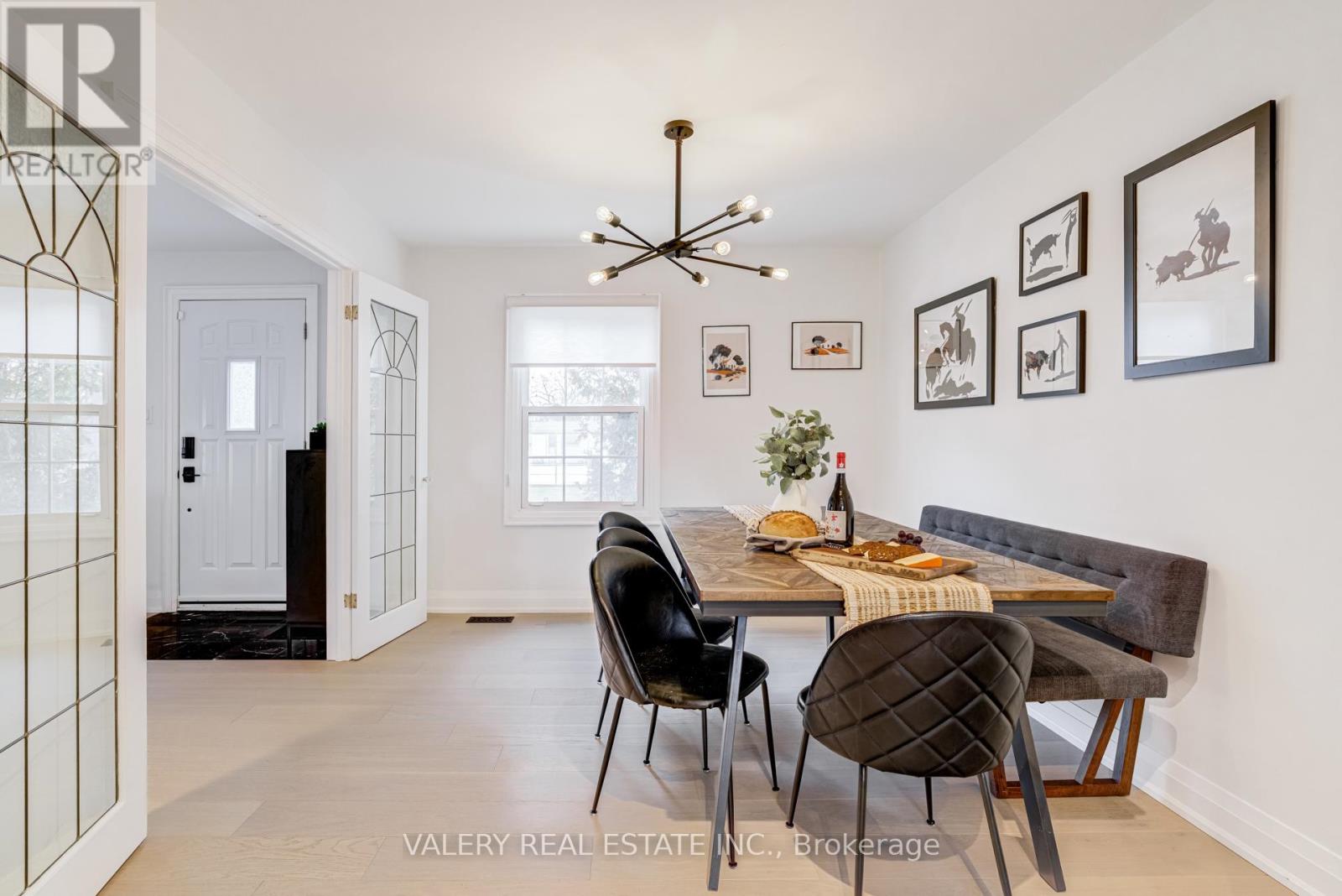 21 Avon Park Drive, Toronto, Ontario  M8Z 3X4 - Photo 13 - W12994332