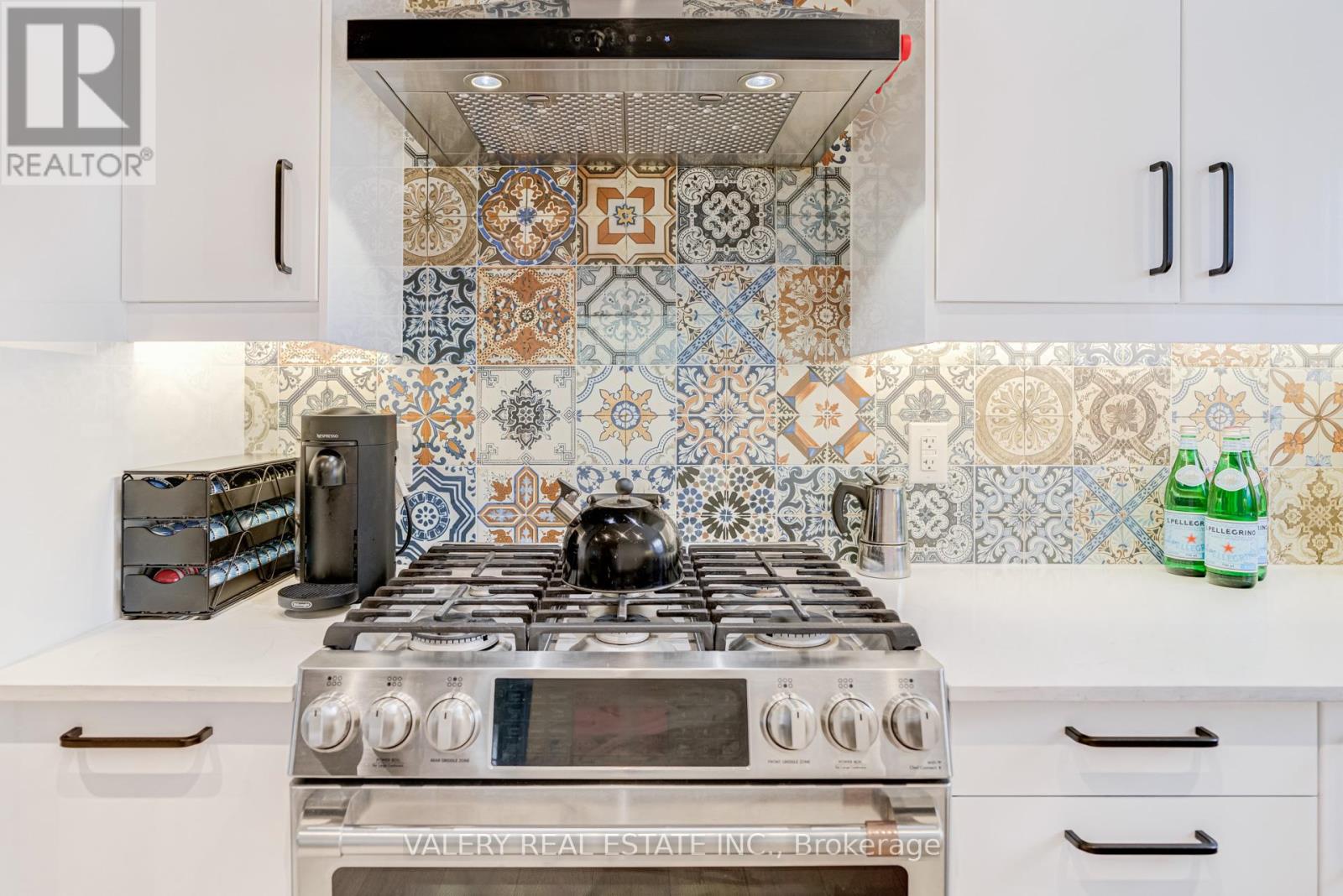 21 Avon Park Drive, Toronto, Ontario  M8Z 3X4 - Photo 18 - W12994332