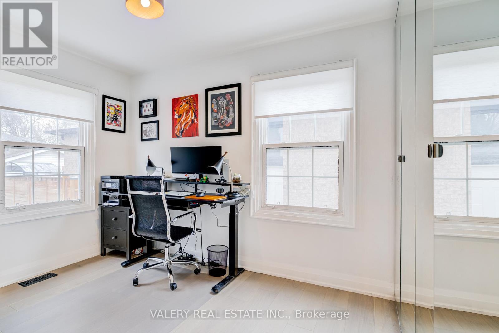 21 Avon Park Drive, Toronto, Ontario  M8Z 3X4 - Photo 21 - W12994332