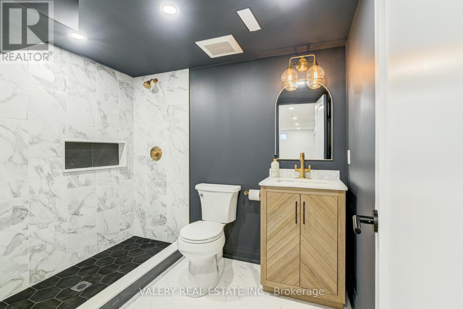 21 Avon Park Drive, Toronto, Ontario  M8Z 3X4 - Photo 40 - W12994332