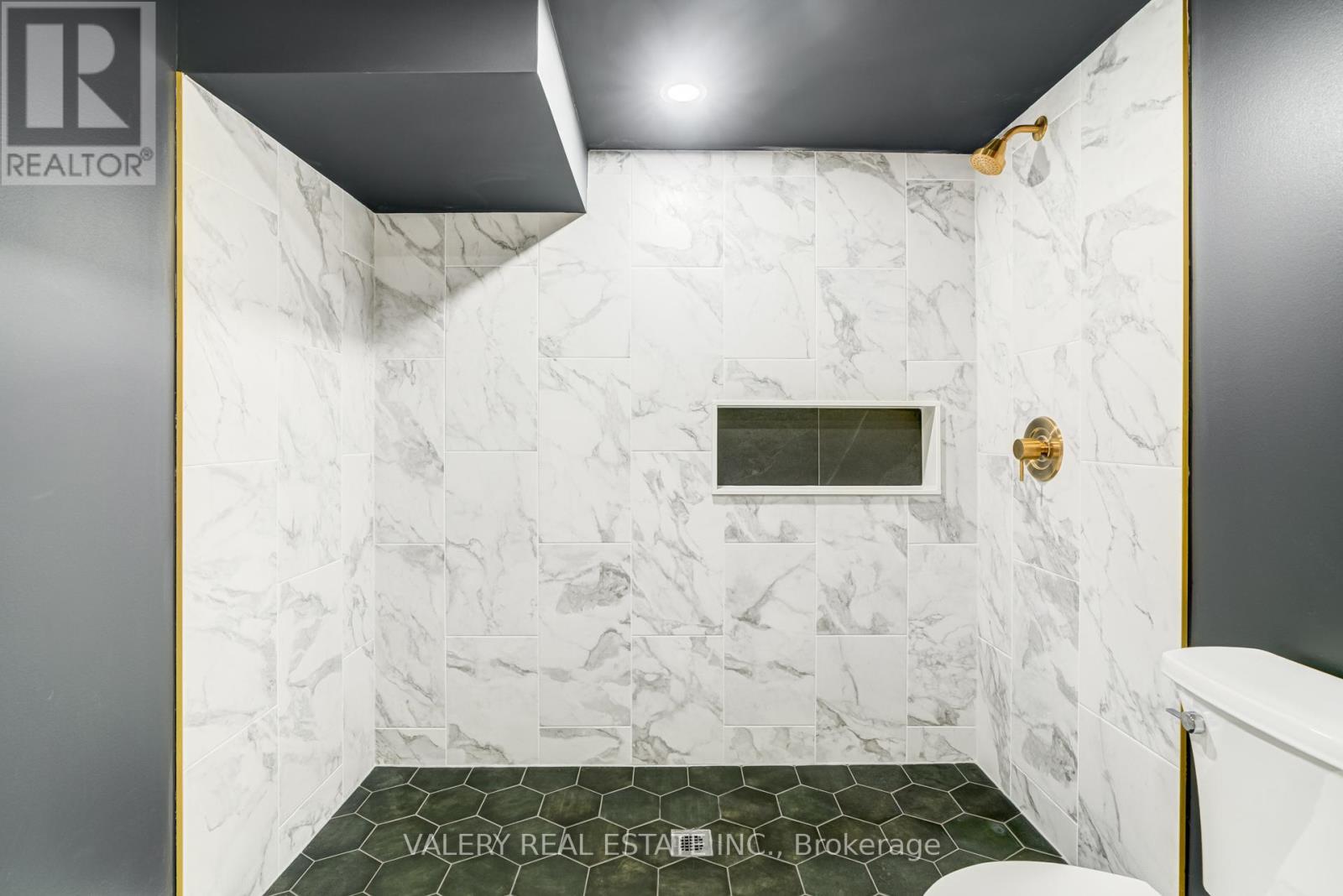 21 Avon Park Drive, Toronto, Ontario  M8Z 3X4 - Photo 41 - W12994332