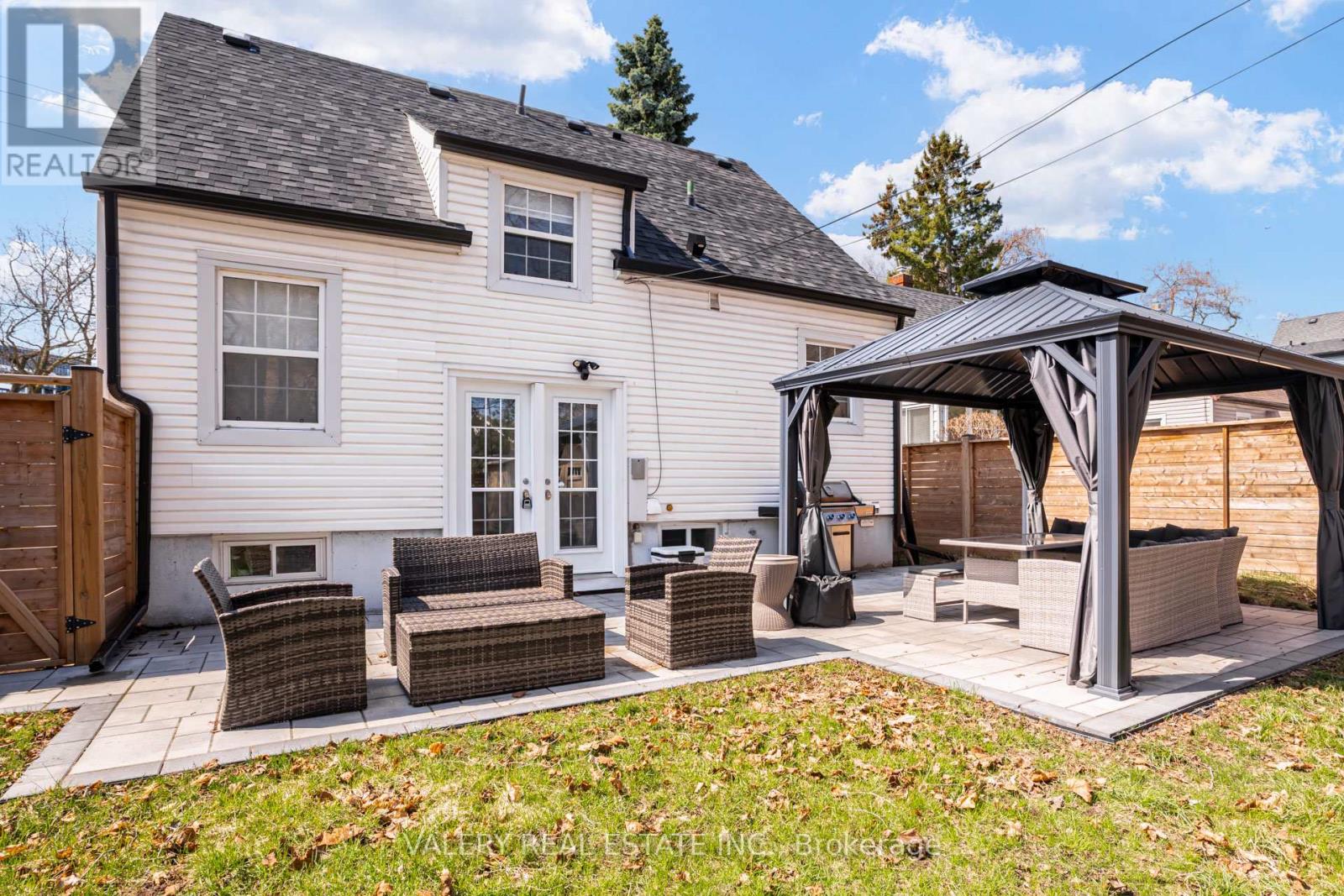 21 Avon Park Drive, Toronto, Ontario  M8Z 3X4 - Photo 49 - W12994332