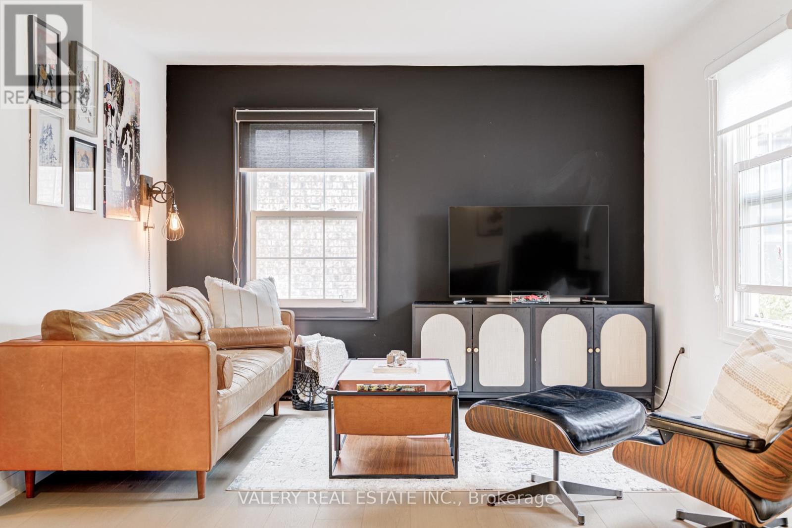 21 Avon Park Drive, Toronto, Ontario  M8Z 3X4 - Photo 6 - W12994332