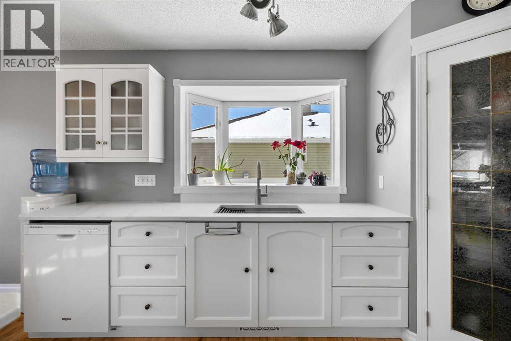 27 Henderson Road Ne, Langdon, Alberta  T0J 1X1 - Photo 5 - A2296916