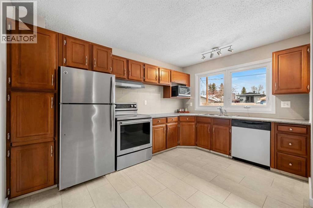 247 Parkwood Close SE, Calgary, Alberta  T2J 3V8 - Photo 13 - A2298324