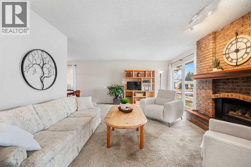 247 Parkwood Close SE, Calgary, Alberta  T2J 3V8 - Photo 6 - A2298324