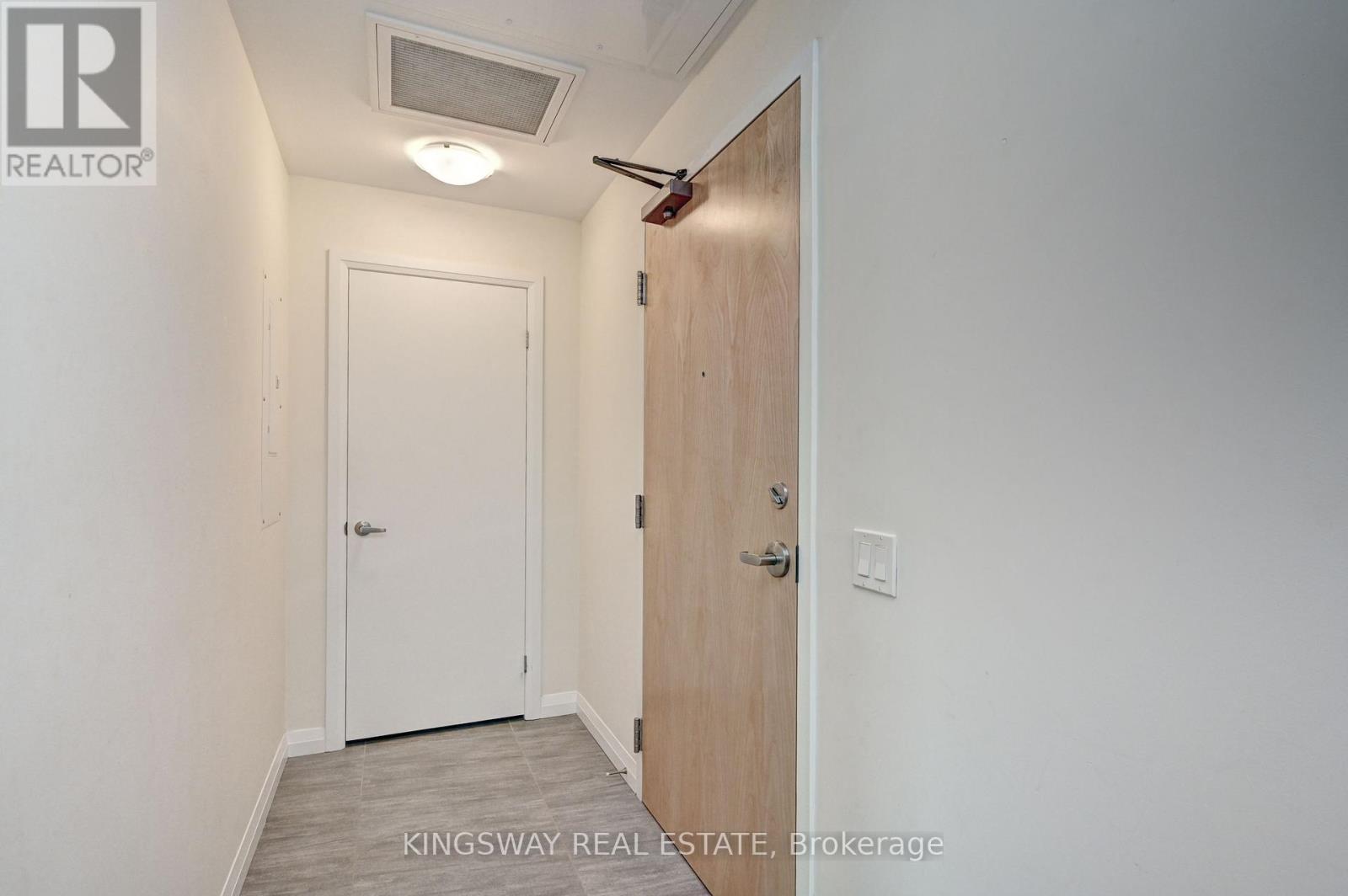 801 - 60 Charles Street W, Kitchener, Ontario  N2G 0C9 - Photo 3 - X12994218