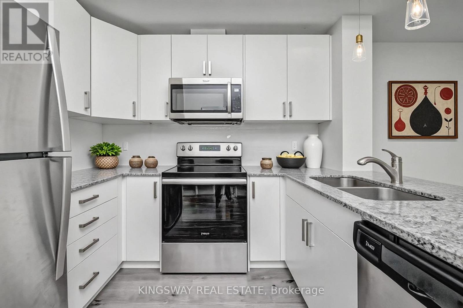 801 - 60 Charles Street W, Kitchener, Ontario  N2G 0C9 - Photo 5 - X12994218