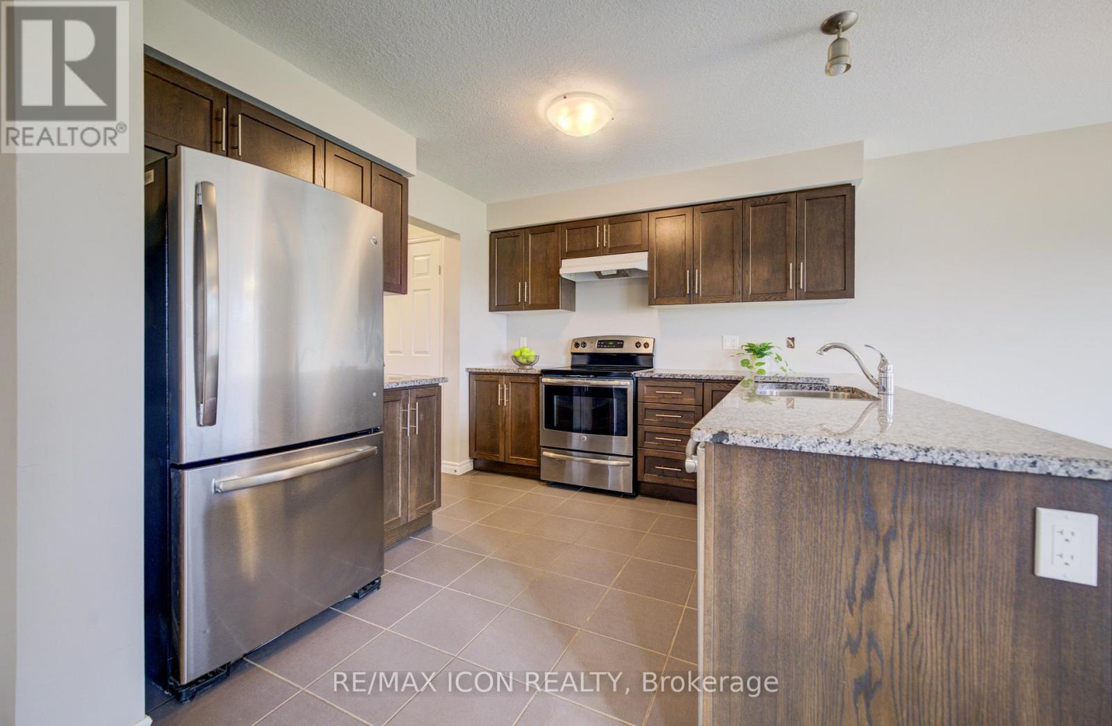 1360 Caen Avenue, Woodstock, Ontario  N4T 0G3 - Photo 12 - X12994334