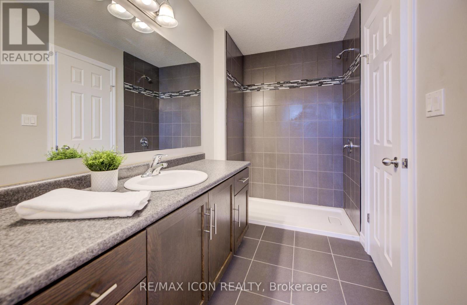 1360 Caen Avenue, Woodstock, Ontario  N4T 0G3 - Photo 22 - X12994334