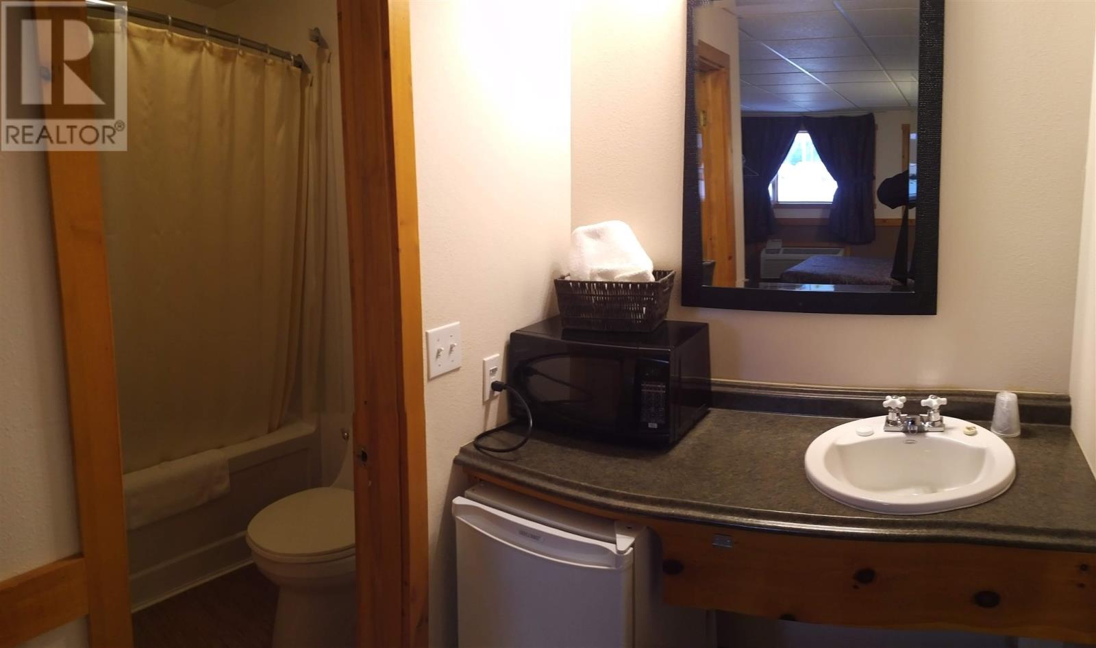 164 Mission Rd, Wawa, Ontario  P0S 1K0 - Photo 12 - SM260681