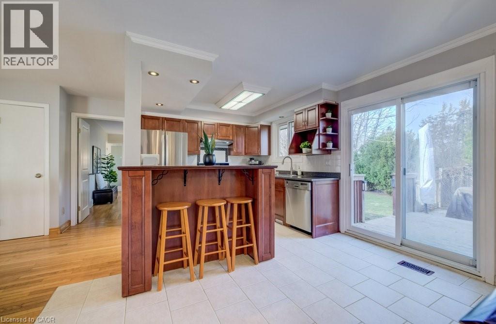 330 Daleview Place, Waterloo, Ontario  N2L 5M5 - Photo 9 - 40818316