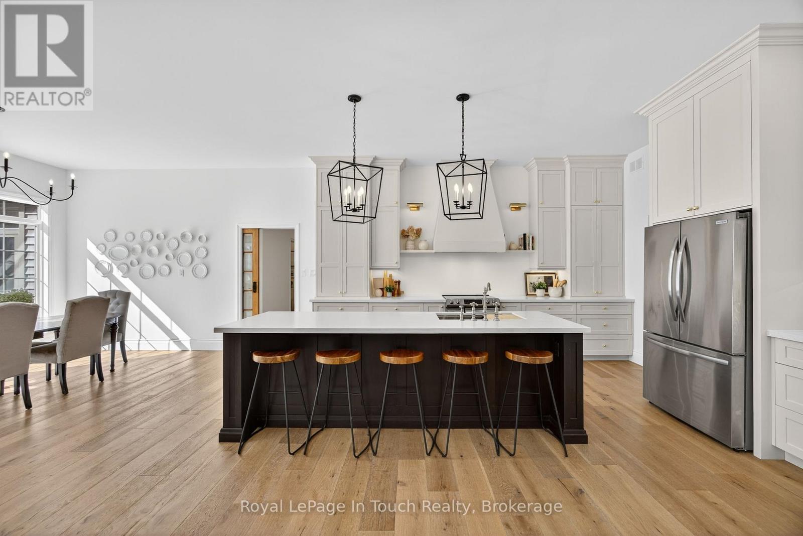 62 Tanners Road, Tay, Ontario  L0K 2C0 - Photo 6 - S12475311