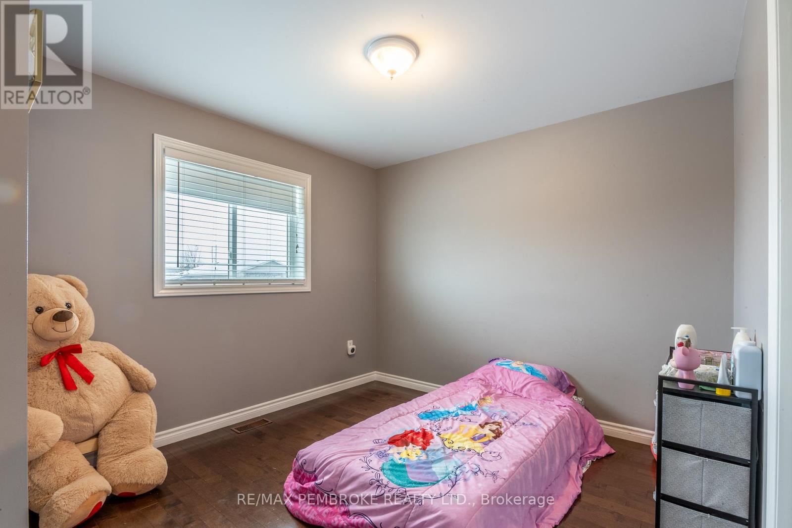 46 Highland Park Drive, Petawawa, Ontario  K8H 0A3 - Photo 20 - X12994374