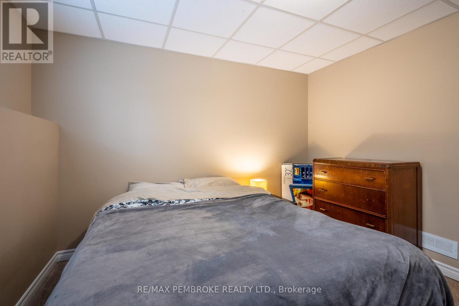 46 Highland Park Drive, Petawawa, Ontario  K8H 0A3 - Photo 30 - X12994374