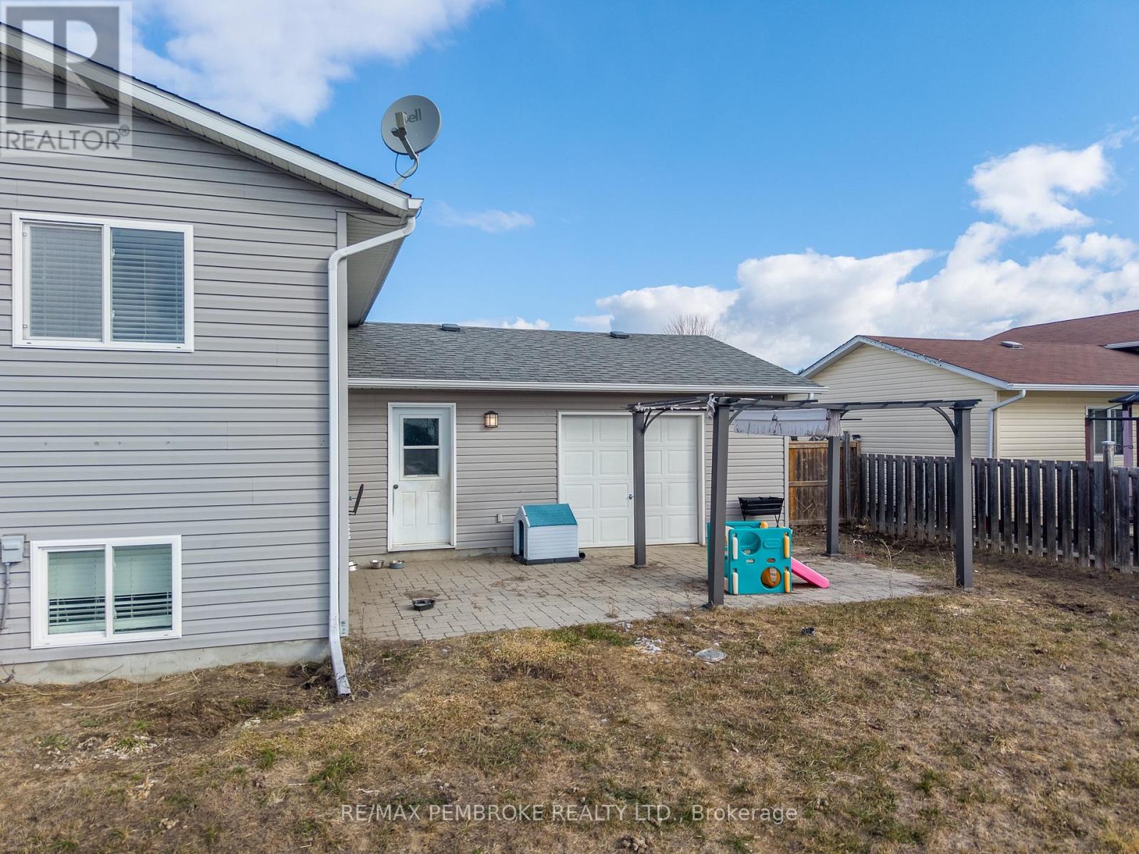 46 Highland Park Drive, Petawawa, Ontario  K8H 0A3 - Photo 34 - X12994374