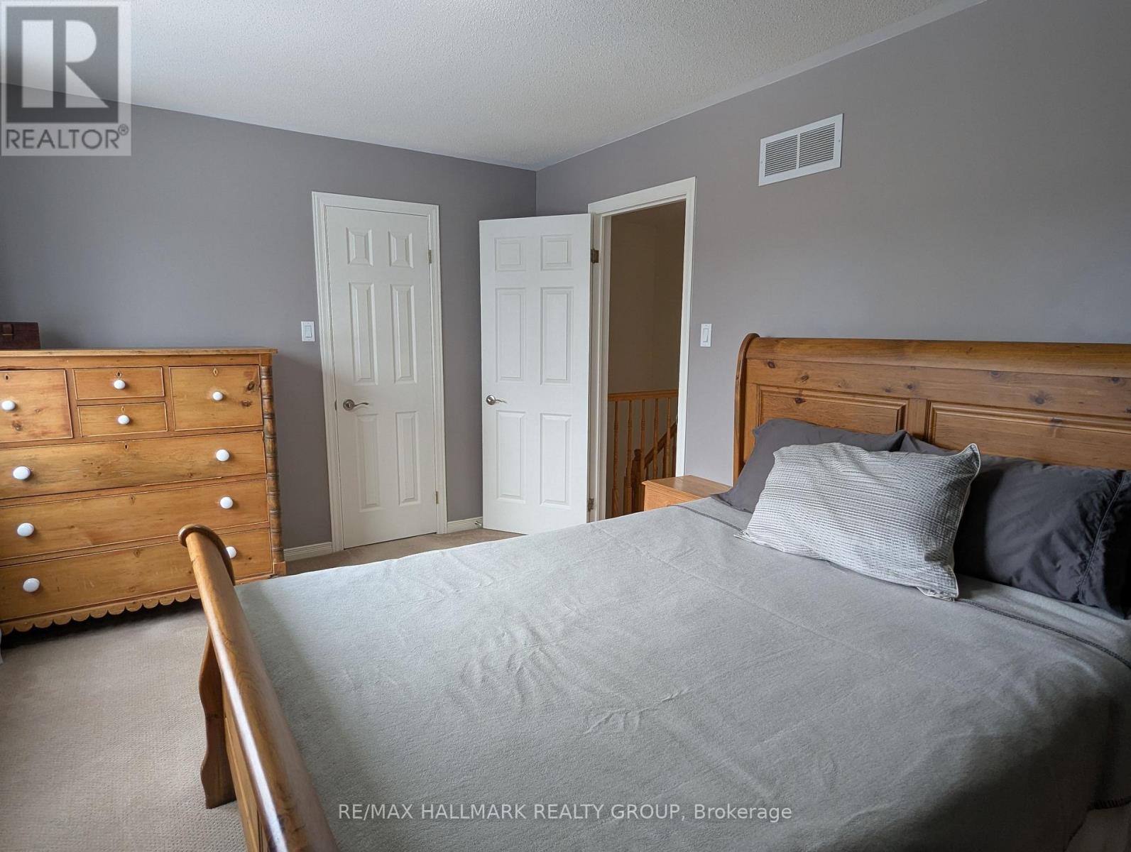 155 Markland Crescent, Ottawa, Ontario K2G 5Z7 - Photo 15 - X12994388