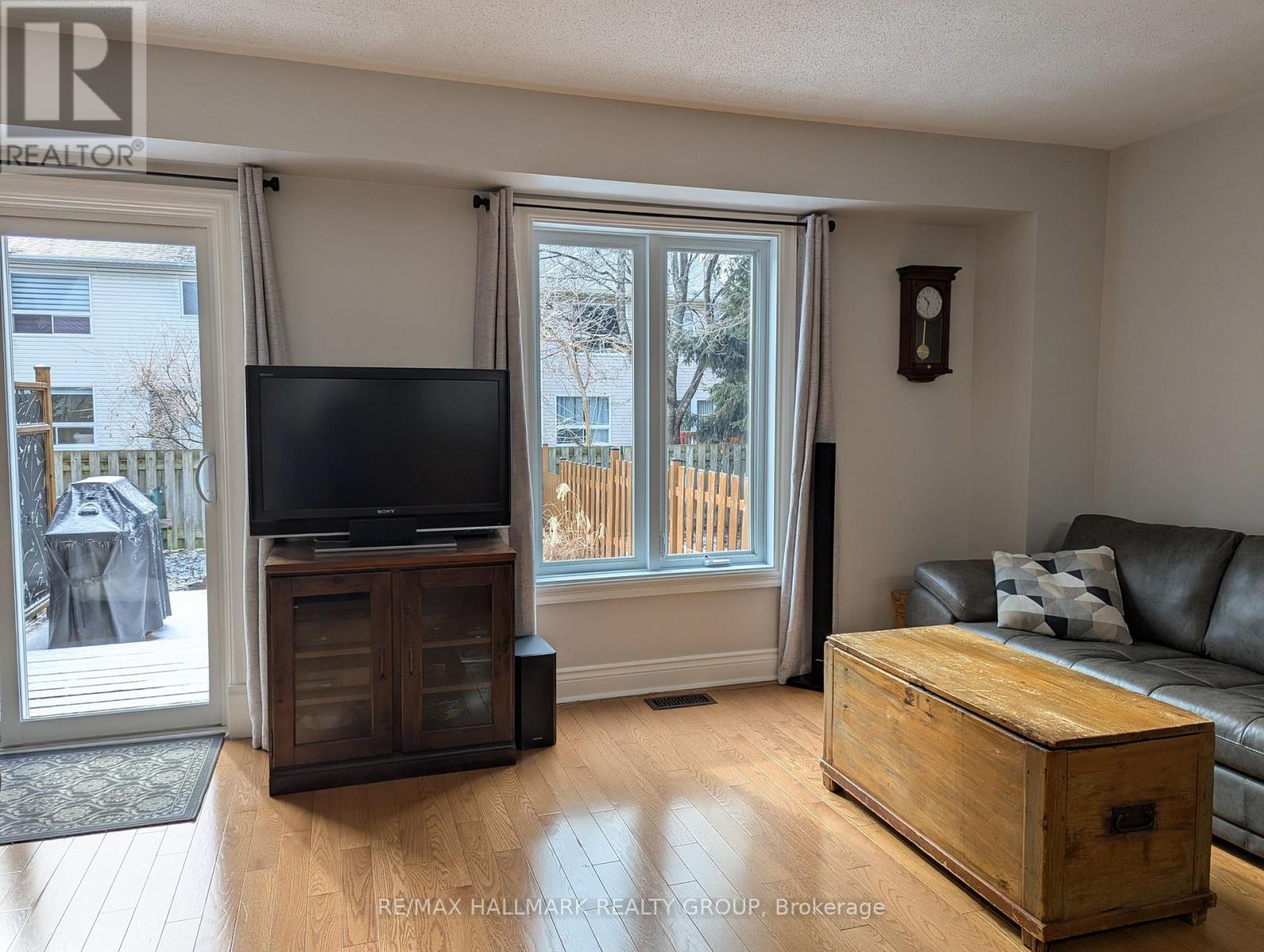 155 Markland Crescent, Ottawa, Ontario K2G 5Z7 - Photo 6 - X12994388
