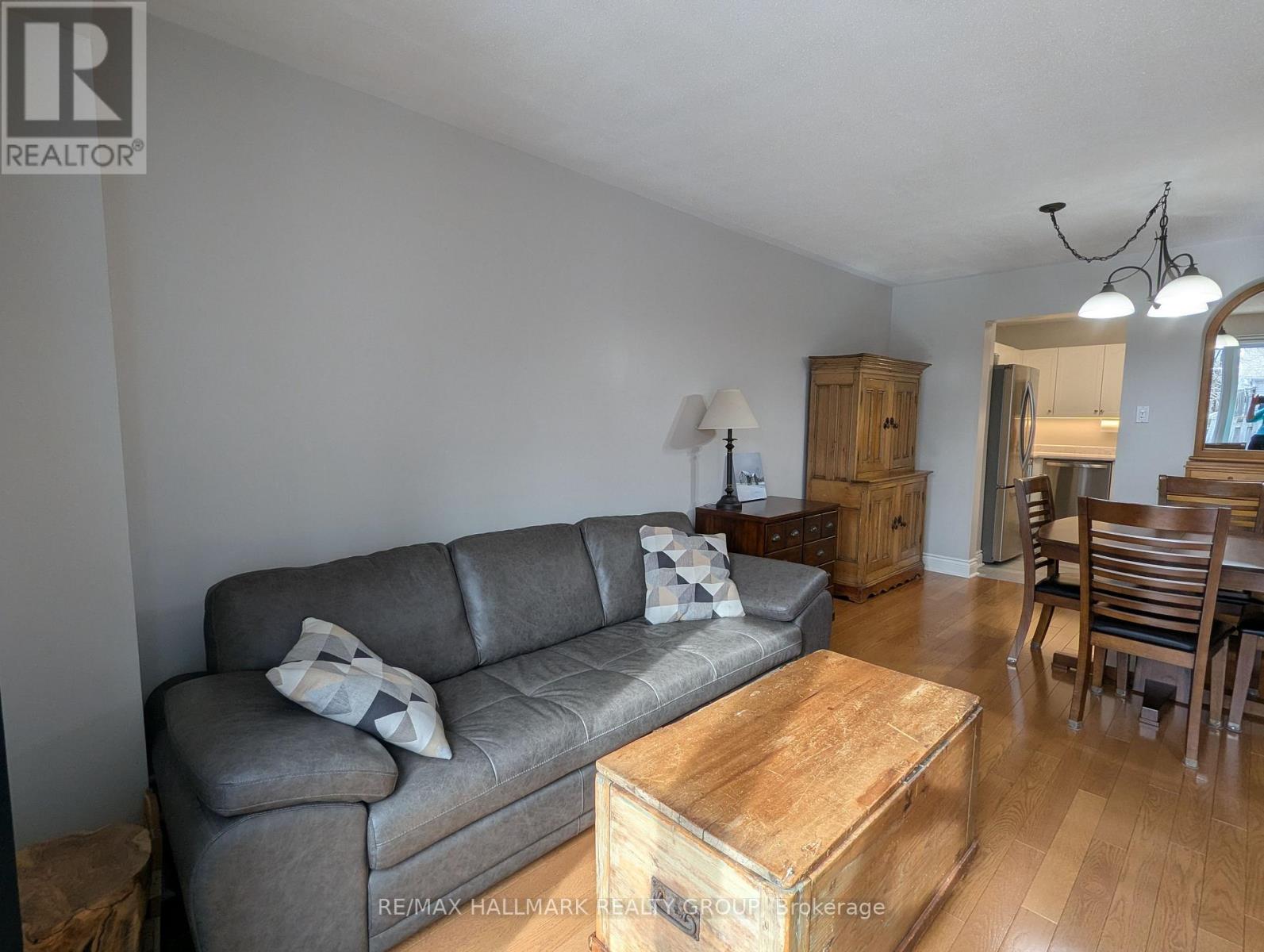 155 Markland Crescent, Ottawa, Ontario K2G 5Z7 - Photo 8 - X12994388