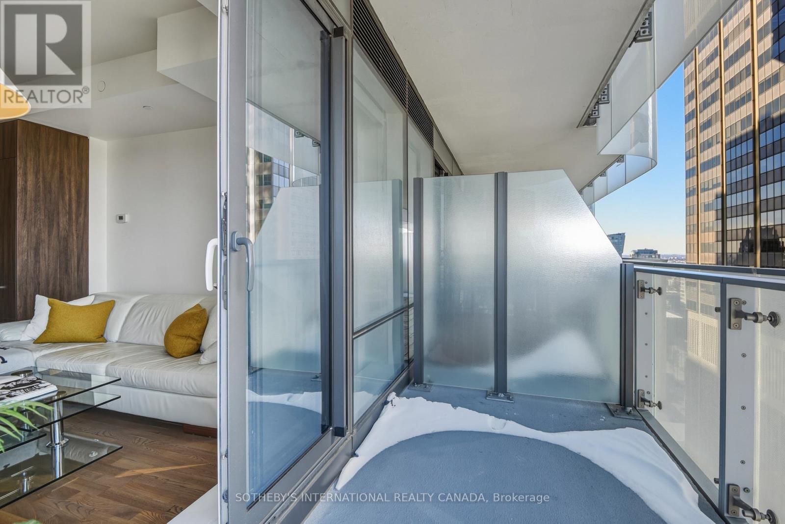 2712 - 1 Bloor Street E, Toronto, Ontario  M4W 0A8 - Photo 16 - C12964348