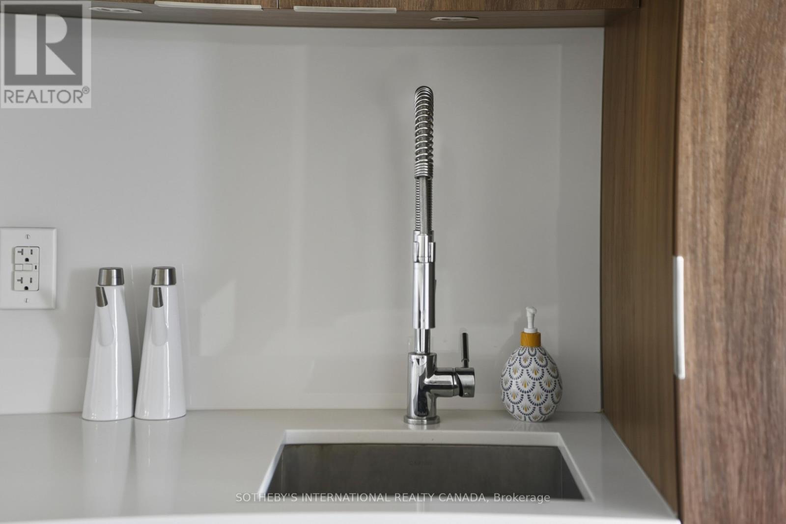 2712 - 1 Bloor Street E, Toronto, Ontario  M4W 0A8 - Photo 8 - C12964348