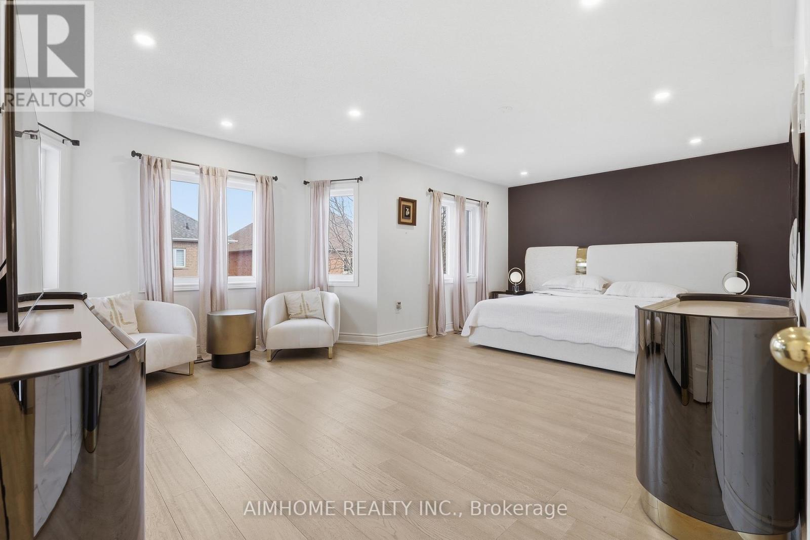 47 O'hara Crescent, Richmond Hill, Ontario  L4E 4L3 - Photo 11 - N12994248