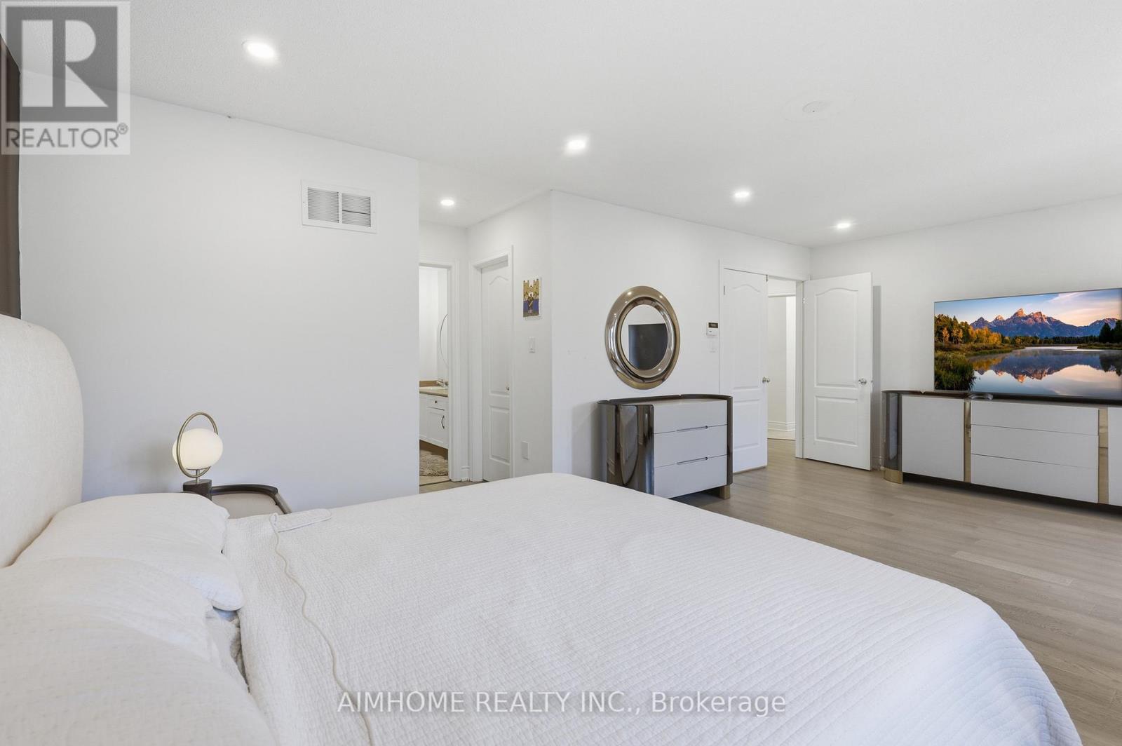 47 O'hara Crescent, Richmond Hill, Ontario  L4E 4L3 - Photo 12 - N12994248