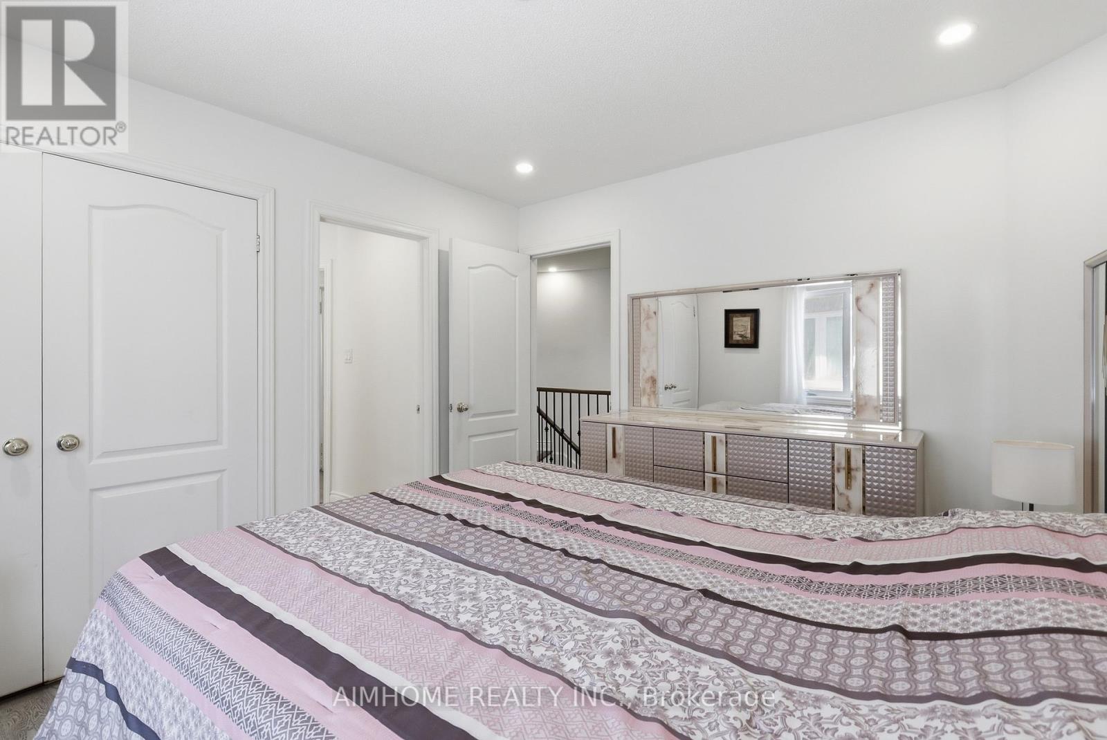 47 O'hara Crescent, Richmond Hill, Ontario  L4E 4L3 - Photo 16 - N12994248