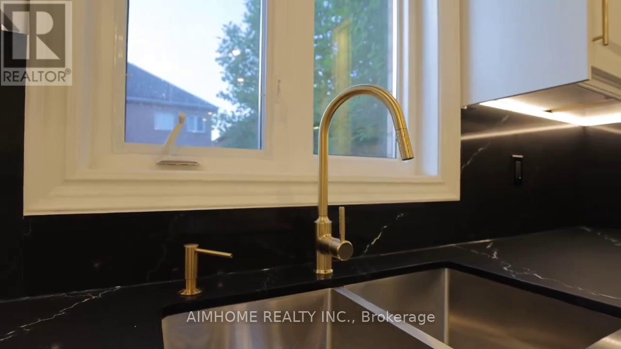 47 O'hara Crescent, Richmond Hill, Ontario  L4E 4L3 - Photo 35 - N12994248