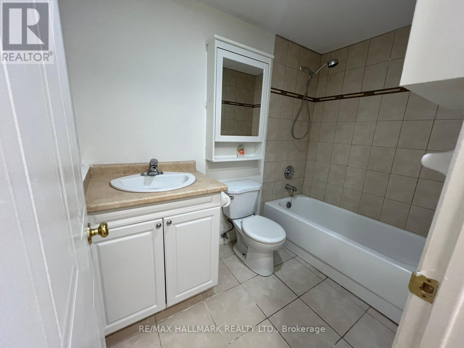 17 Barre Drive, Barrie, Ontario  L4N 7N6 - Photo 13 - S12920828