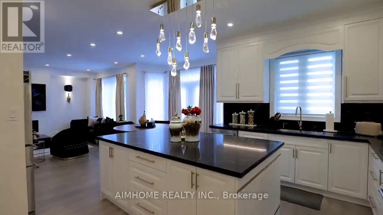 47 O'hara Crescent, Richmond Hill, Ontario  L4E 4L3 - Photo 43 - N12994248