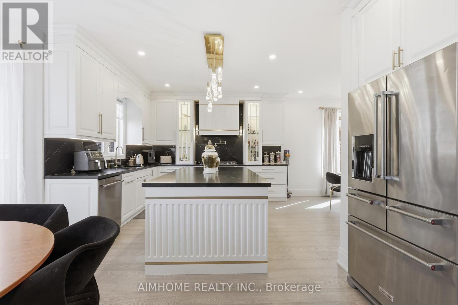 47 O'hara Crescent, Richmond Hill, Ontario  L4E 4L3 - Photo 6 - N12994248