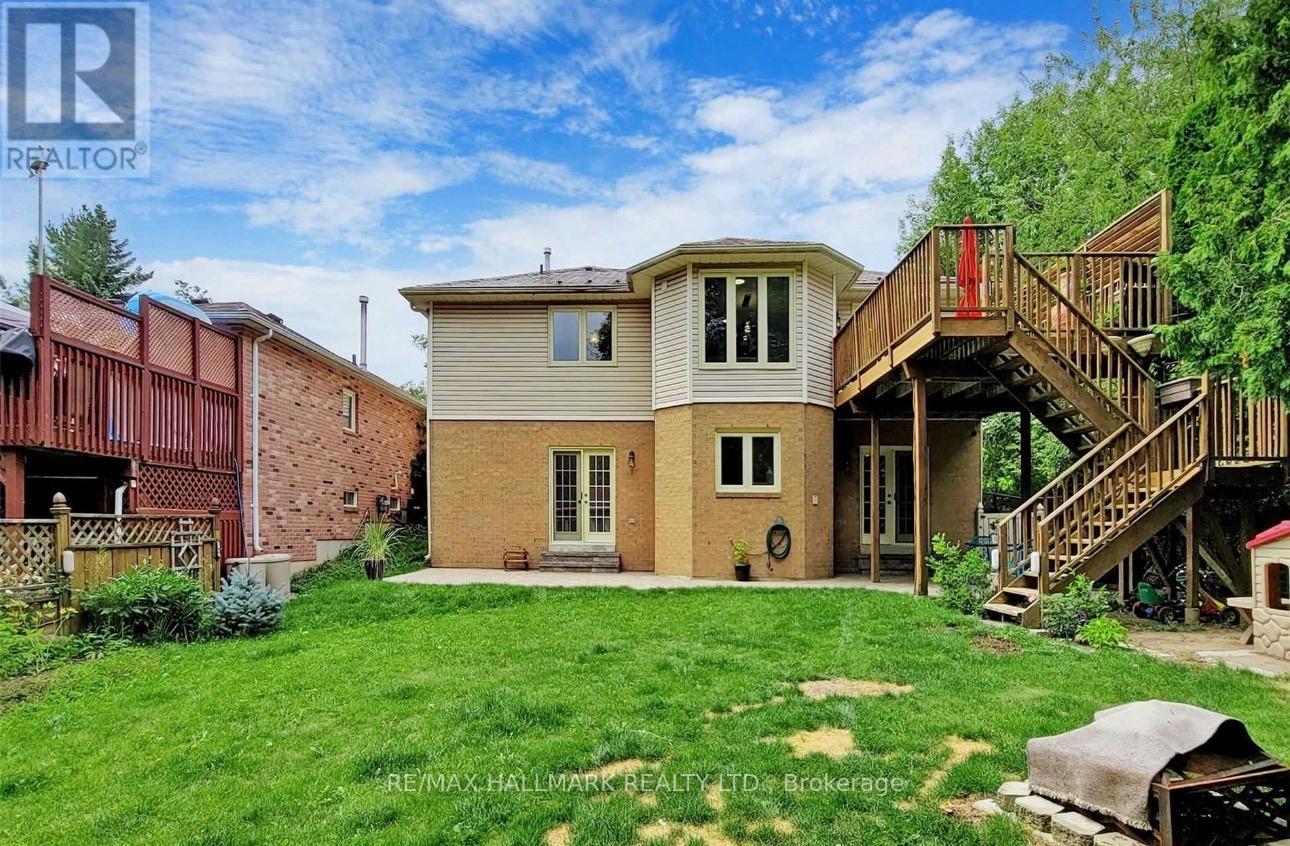 17 Barre Drive, Barrie, Ontario  L4N 7N6 - Photo 2 - S12920828